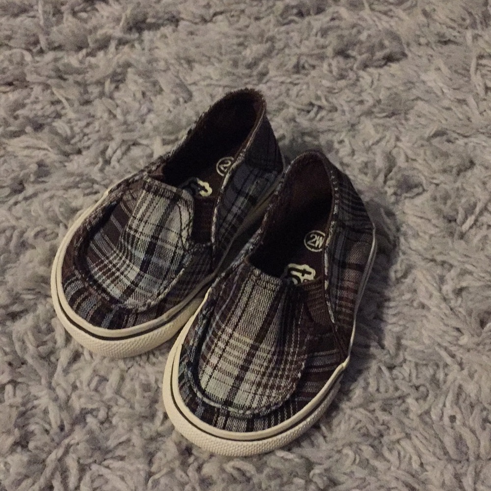 Teeny Toes size 2W- boys plaid slip on shoes